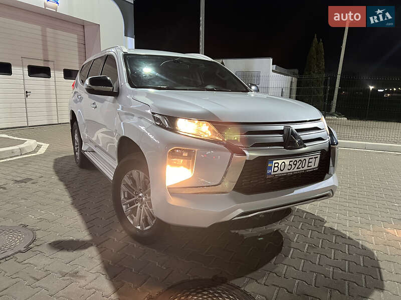 Mitsubishi Pajero sport (2021)