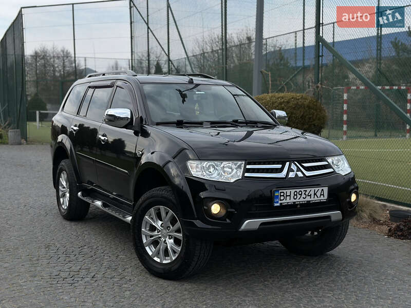 Mitsubishi Pajero sport (2013)