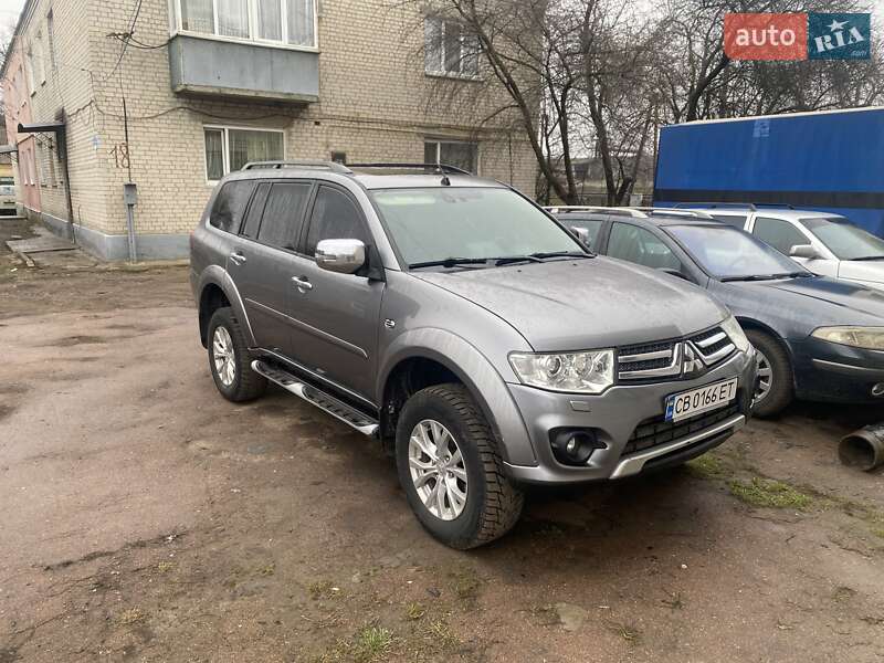 Mitsubishi Pajero sport (2014)