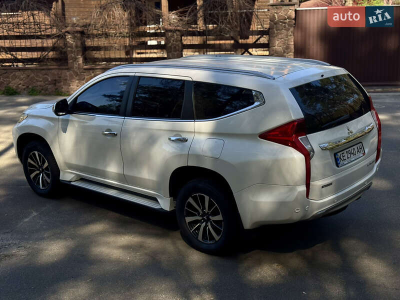 Mitsubishi Pajero sport (2016)
