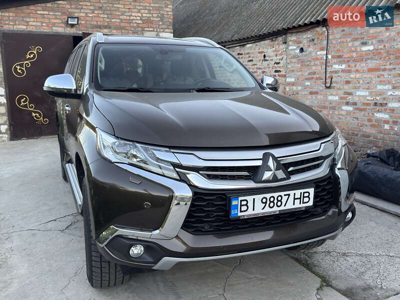 Mitsubishi Pajero sport (2017)