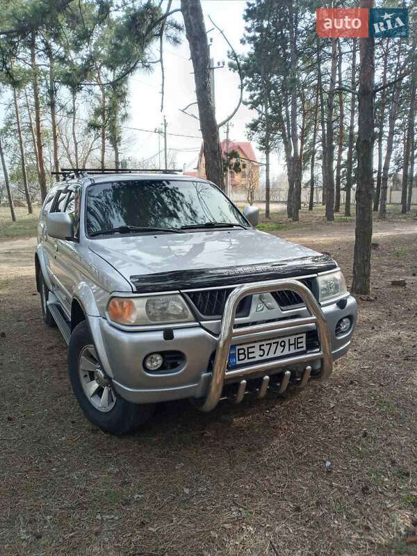 Mitsubishi Pajero sport (2006)