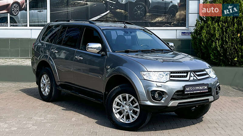 Mitsubishi Pajero sport (2013)