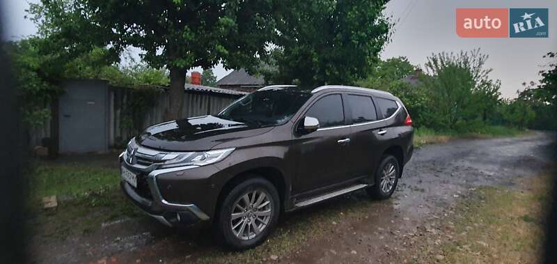 Mitsubishi Pajero sport (2016)