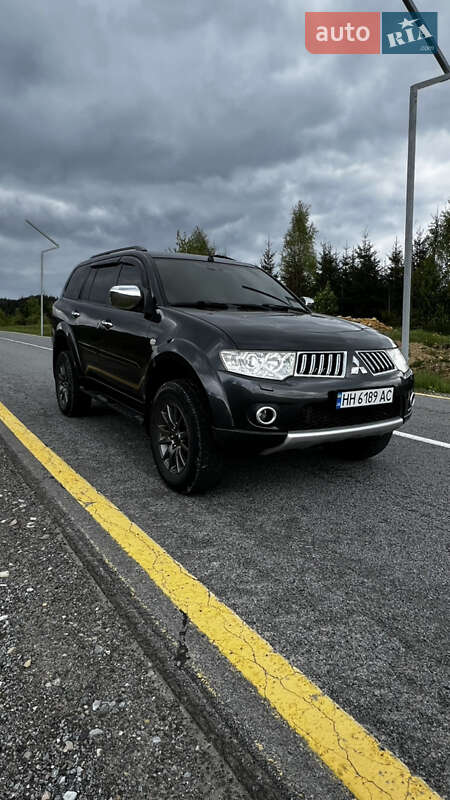 Mitsubishi Pajero sport (2012)