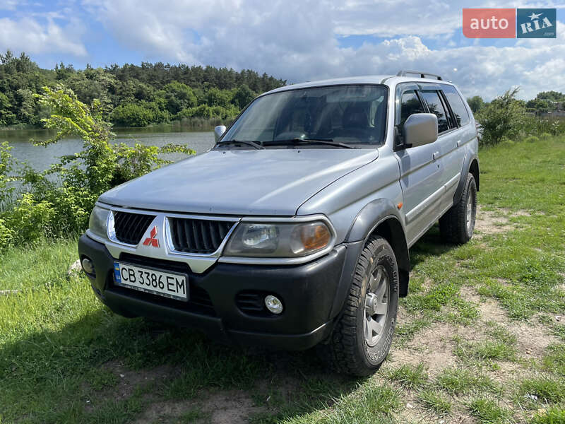 Mitsubishi Pajero sport (2004)