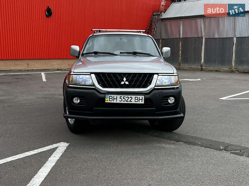Mitsubishi Pajero sport (2003)