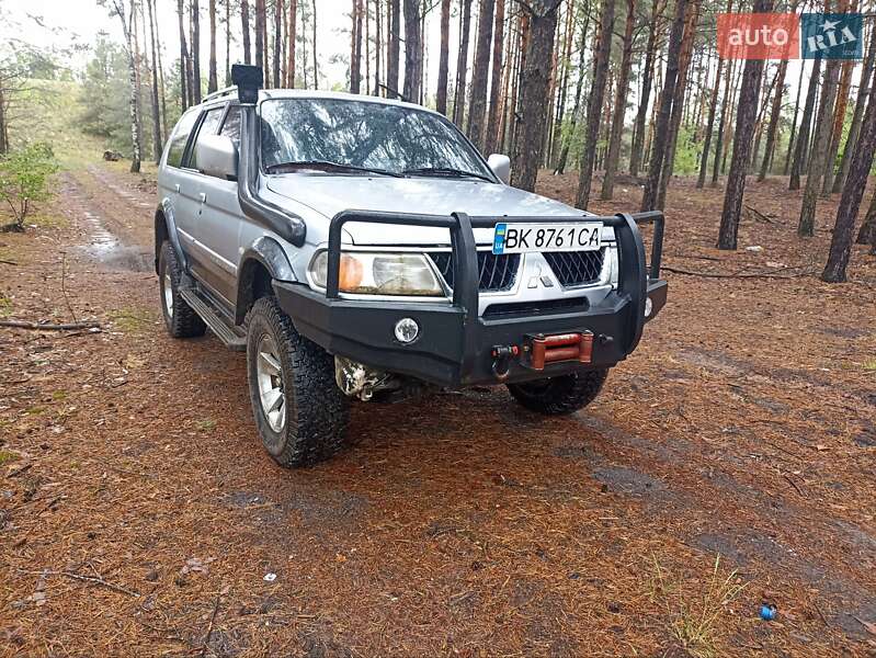 Mitsubishi Pajero sport (2005)