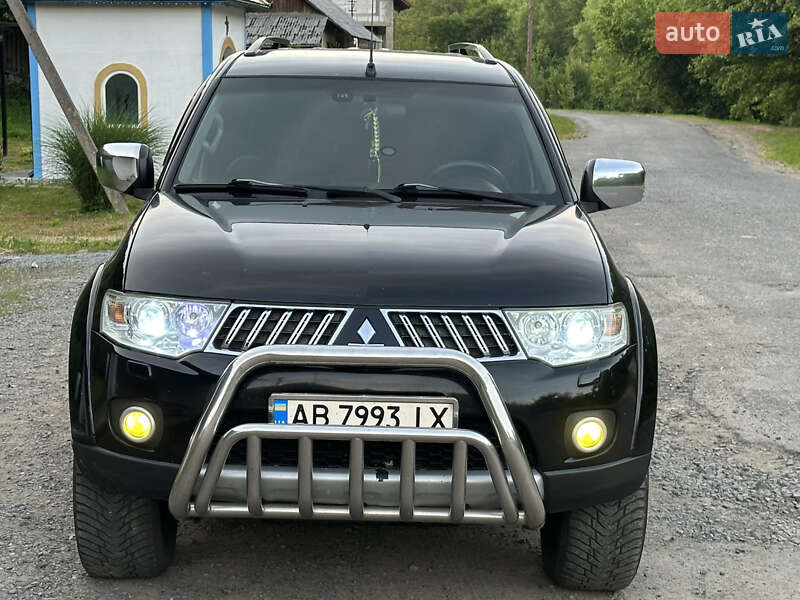 Mitsubishi Pajero sport (2012)