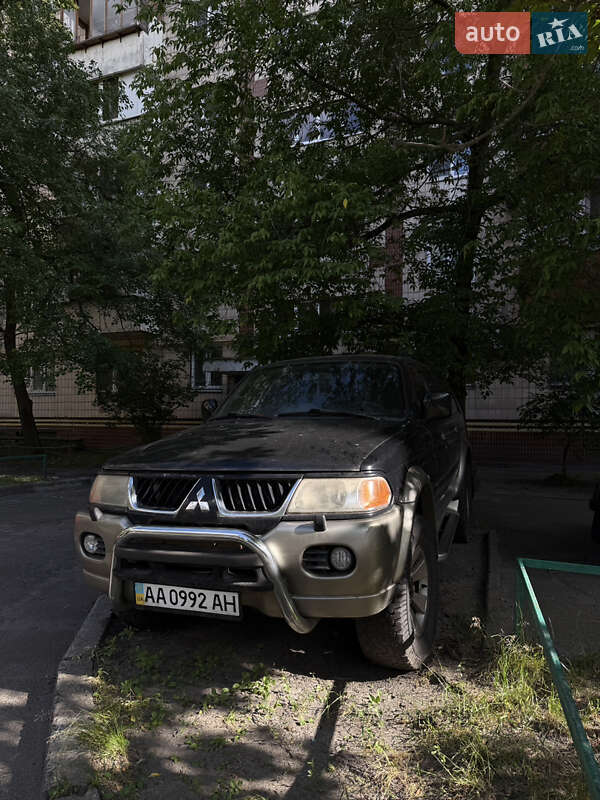 Mitsubishi Pajero sport (2005)