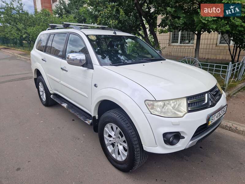 Mitsubishi Pajero sport (2014)