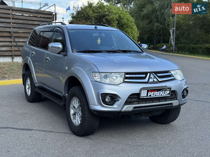 Mitsubishi Pajero sport (2014)