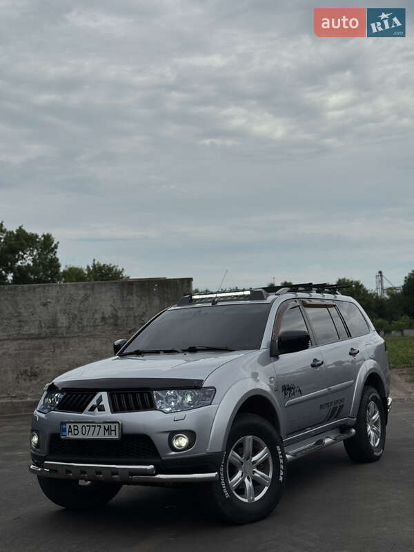 Mitsubishi Pajero sport (2010)