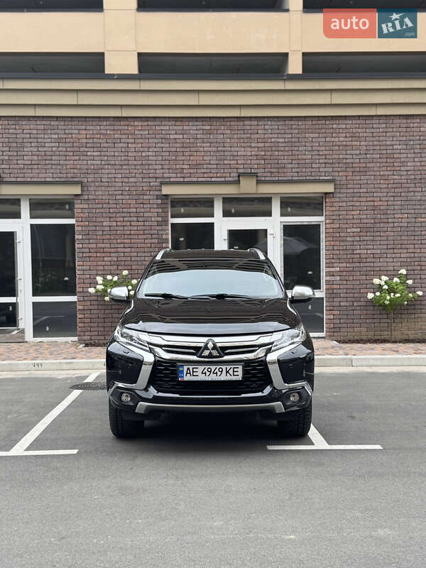 Mitsubishi Pajero sport (2019)
