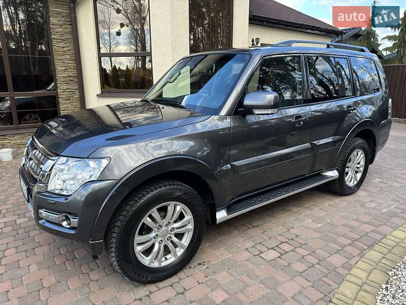 Mitsubishi Pajero wagon (2018)