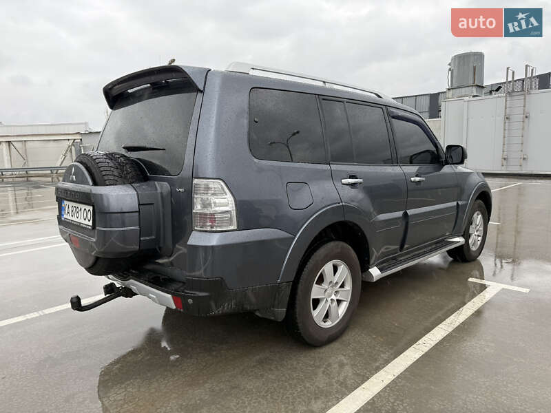 Mitsubishi Pajero wagon (2007)
