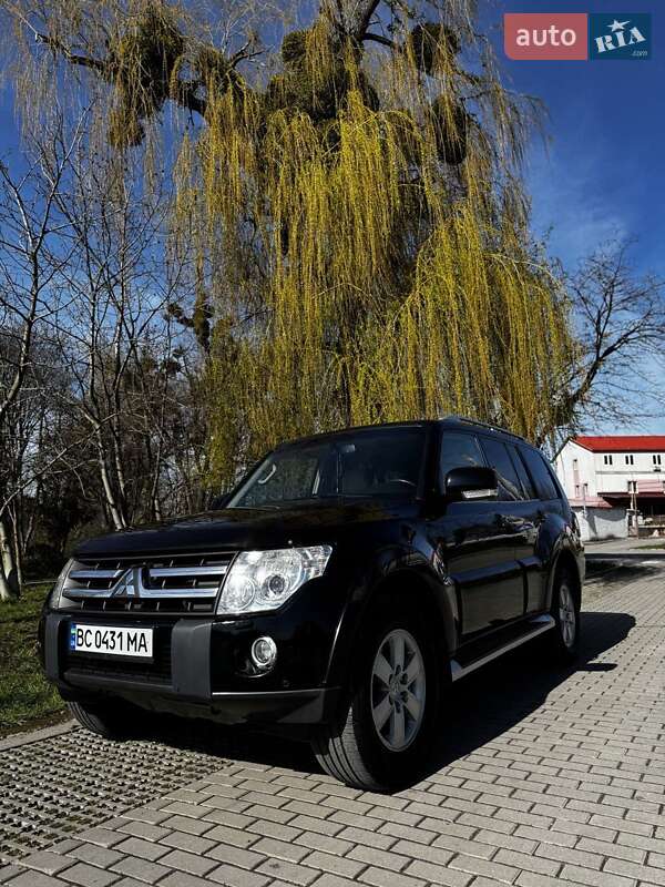 Mitsubishi Pajero wagon (2007)