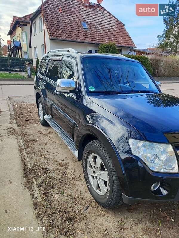 Mitsubishi Pajero wagon (2007)