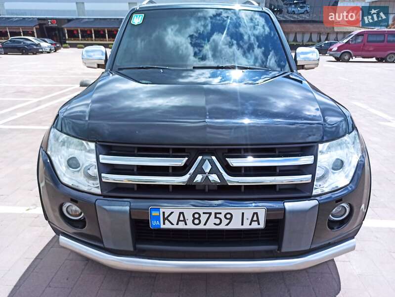 Mitsubishi Pajero wagon (2007)