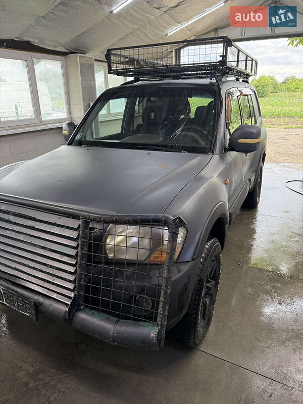 Mitsubishi Pajero wagon (2002)
