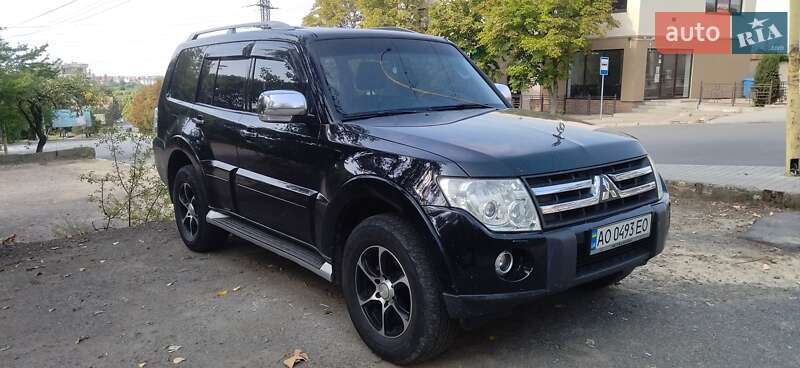 Mitsubishi Pajero wagon (2007)