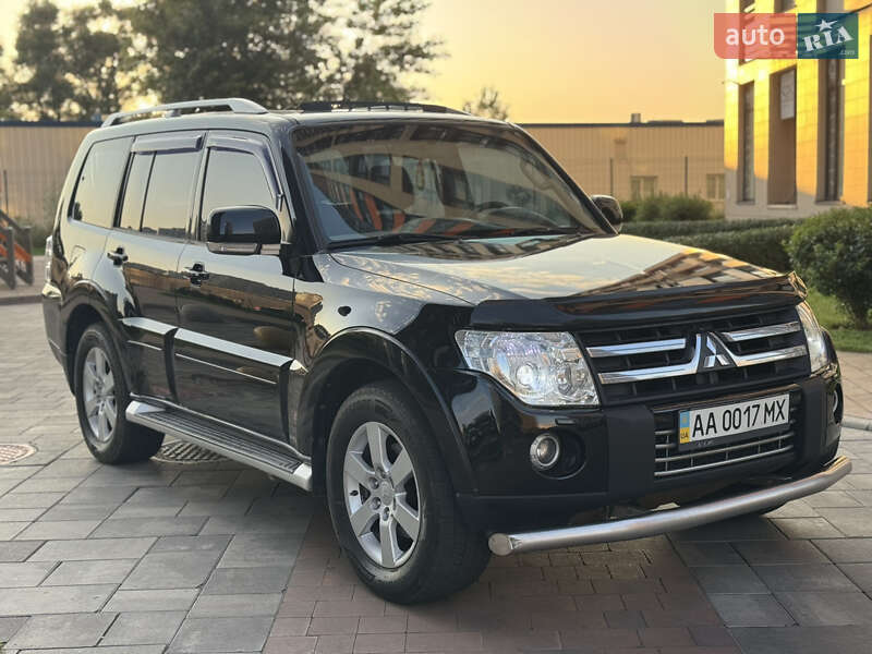 Mitsubishi Pajero wagon (2007)