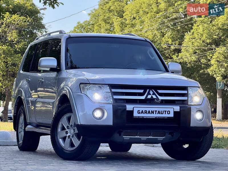 Mitsubishi Pajero wagon (2007)