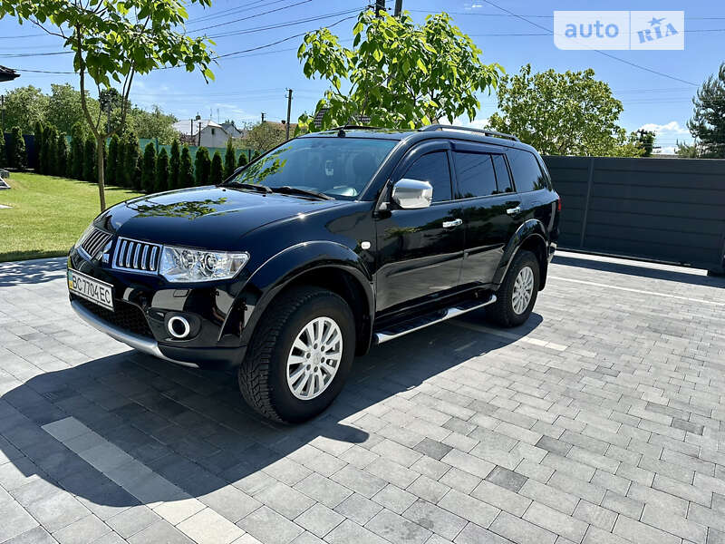 Mitsubishi Pajero (2011)