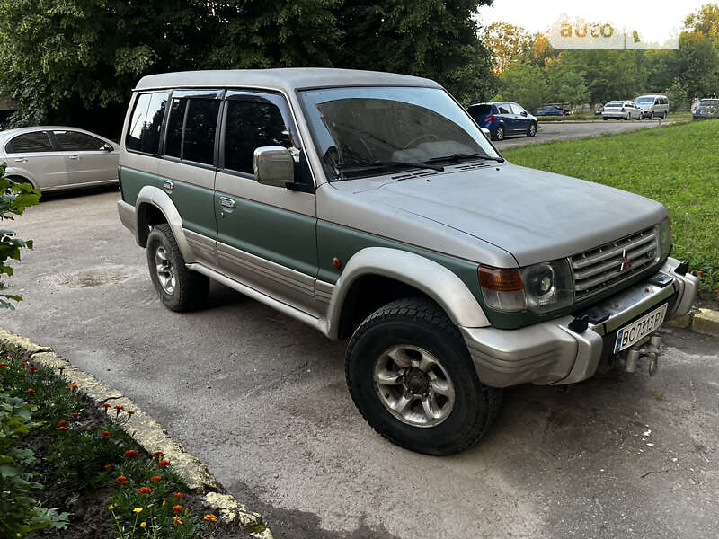 Mitsubishi Pajero (1996)
