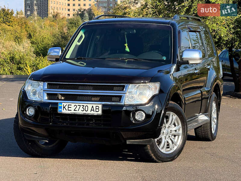 Mitsubishi Pajero (2013)
