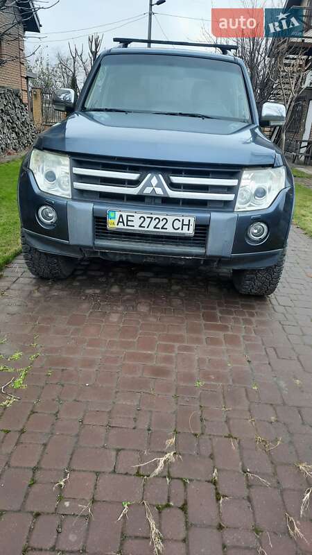Mitsubishi Pajero (2008)