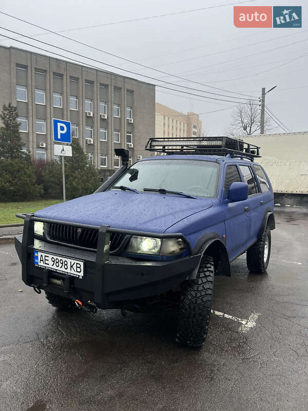 Mitsubishi Pajero (1998)