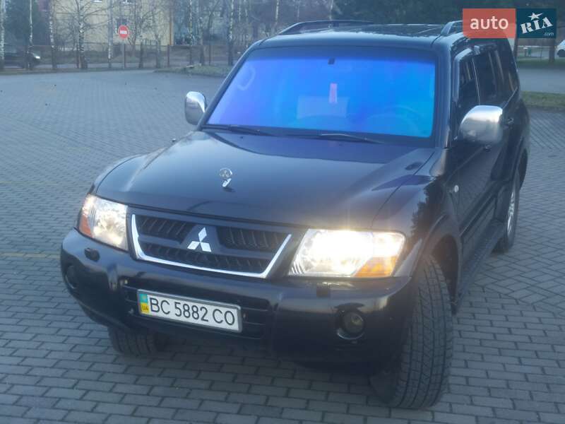Mitsubishi Pajero (2005)