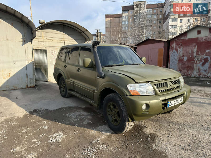 Mitsubishi Pajero (2004)