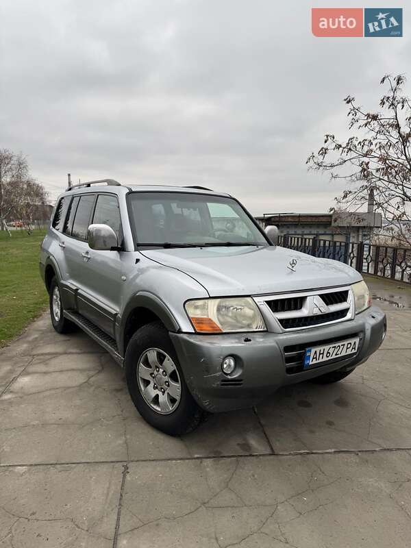 Mitsubishi Pajero (2005)