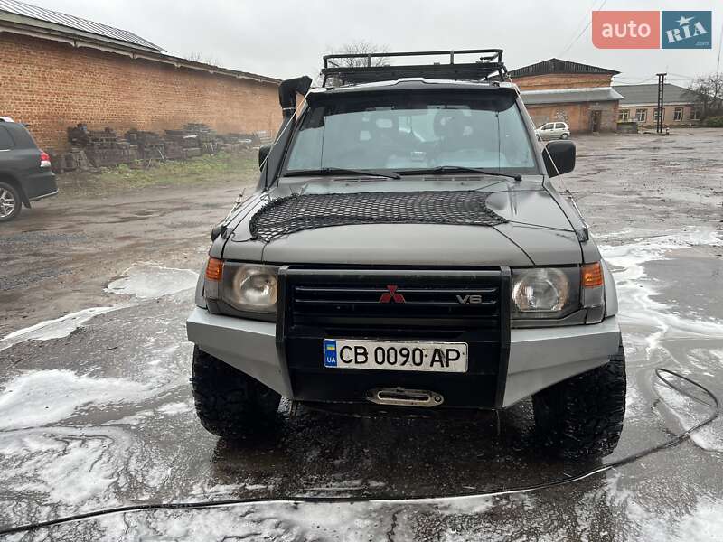 Mitsubishi Pajero (1996)