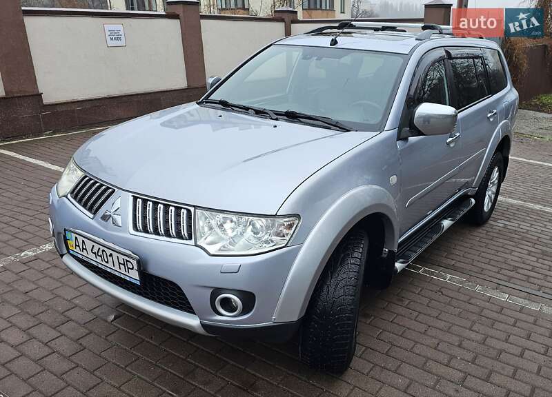 Mitsubishi Pajero (2010)