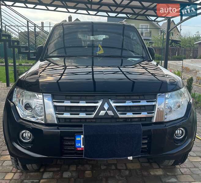 Mitsubishi Pajero (2012)