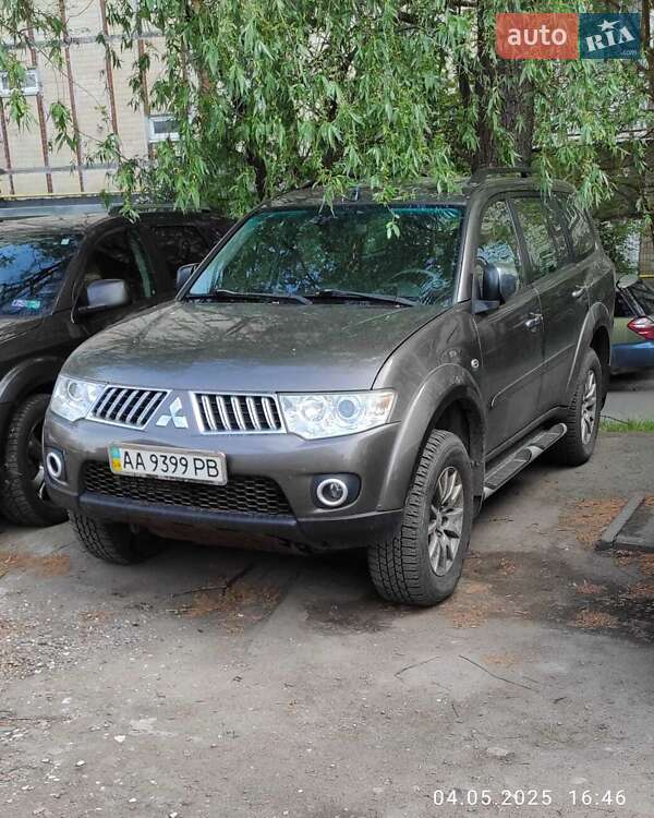 Mitsubishi Pajero (2013)