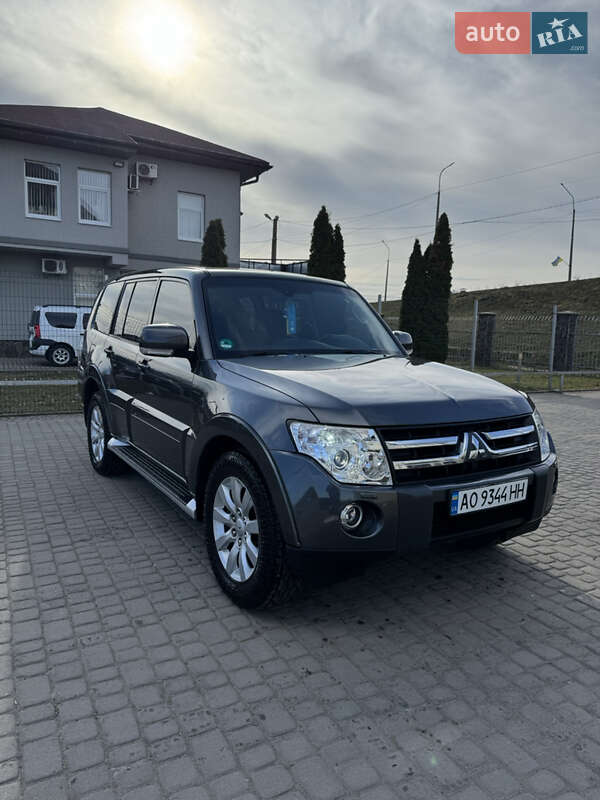 Mitsubishi Pajero (2010)