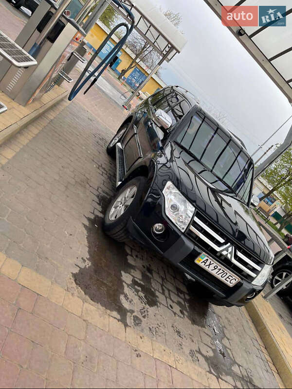 Mitsubishi Pajero (2008)
