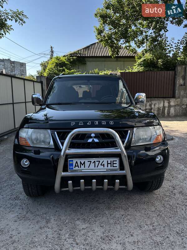 Mitsubishi Pajero (2004)