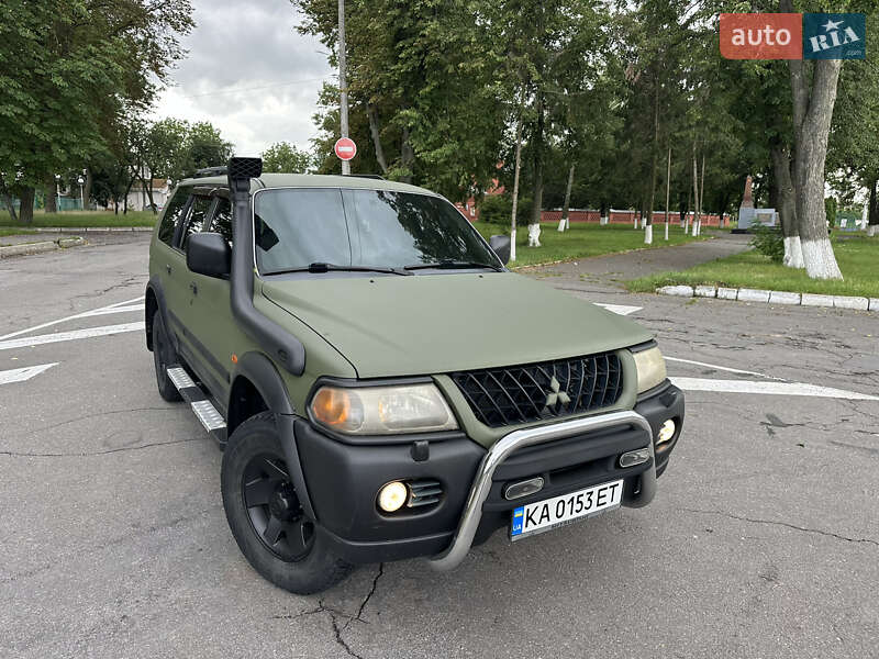 Mitsubishi Pajero (2002)