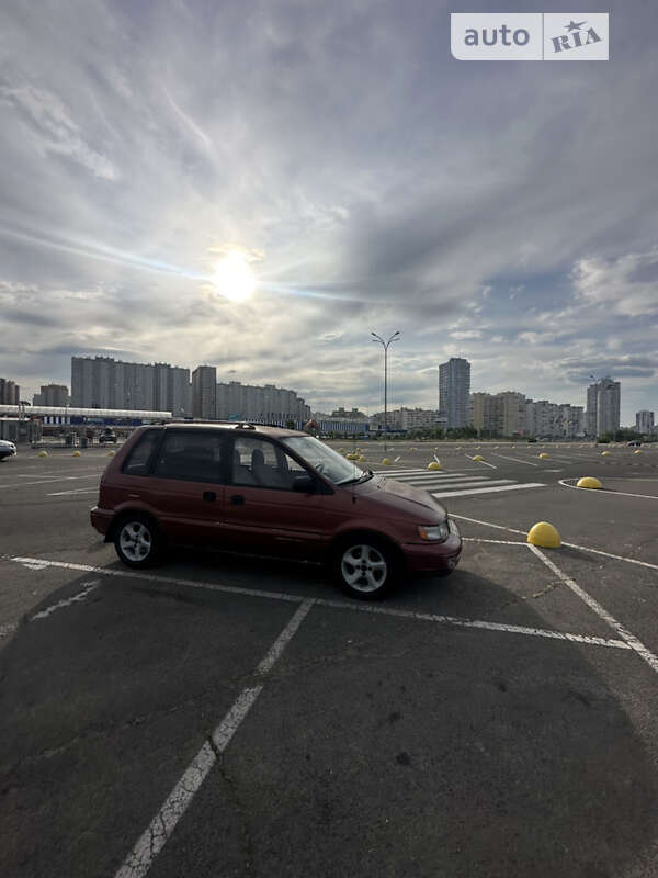 Mitsubishi Space runner (1993)