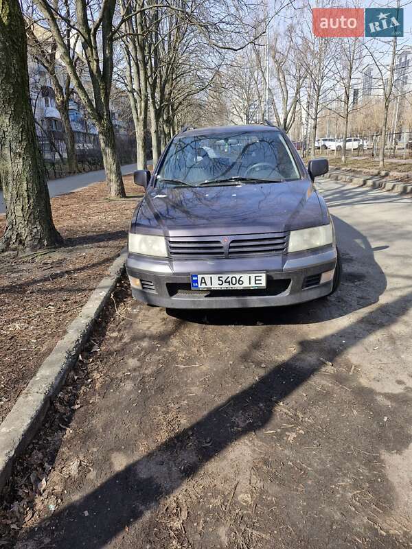 Mitsubishi Space wagon (2001)