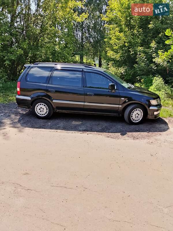 Mitsubishi Space wagon (2002)