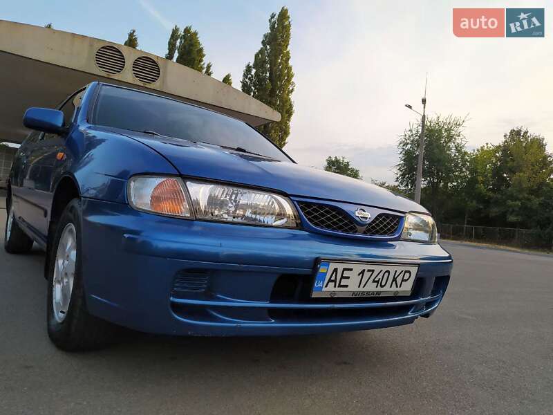 Nissan Almera (1999)