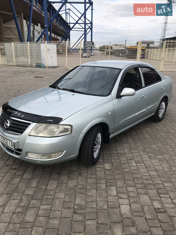 Nissan Almera (2007)