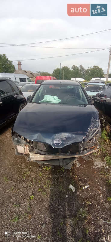 Nissan Almera (2006)