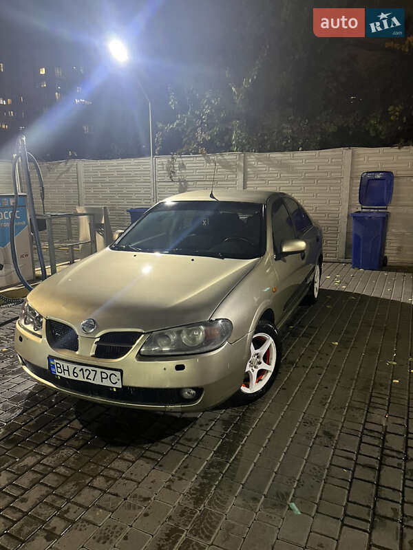 Nissan Almera (2003)
